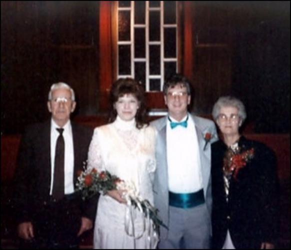 Grandpaw Baxter, Mom, Tracy, and Grandmaw Baxter